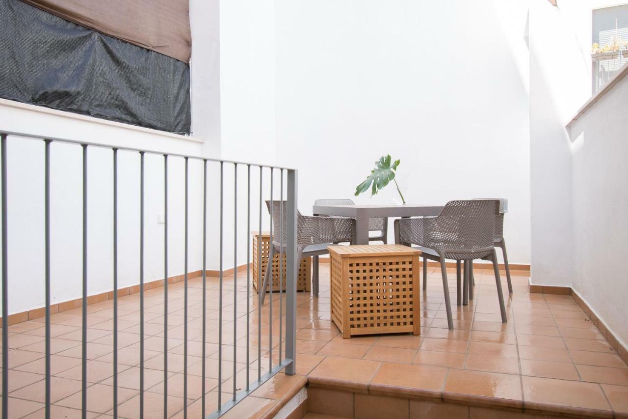 Murallas De Sevilla Apartamento Con Garaje 4 Pax Bagian luar foto